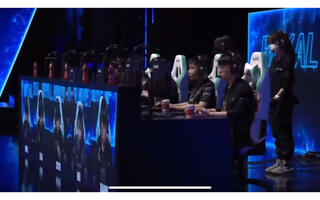 《LOL》英雄联盟赛事LPL4月18日总决赛第一至四场赛事高潮回顾(视频)