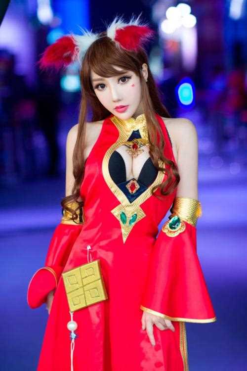 《英雄联盟》德玛西亚杯女解说_《英雄联盟LOL》德玛西亚杯女解说小訫介绍